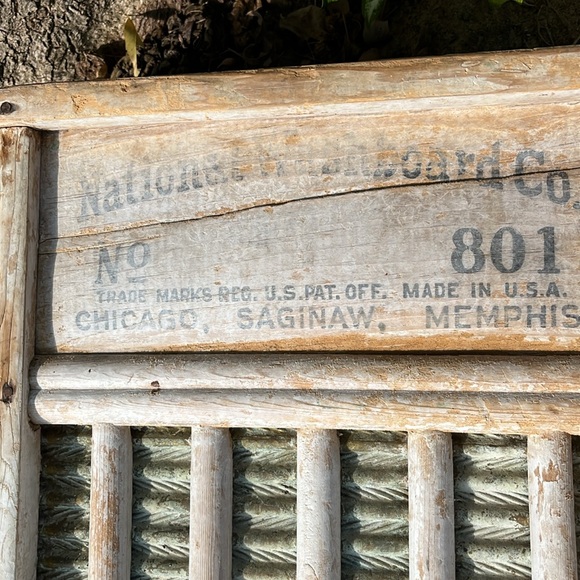 Antique washboard - Picture 3 of 5